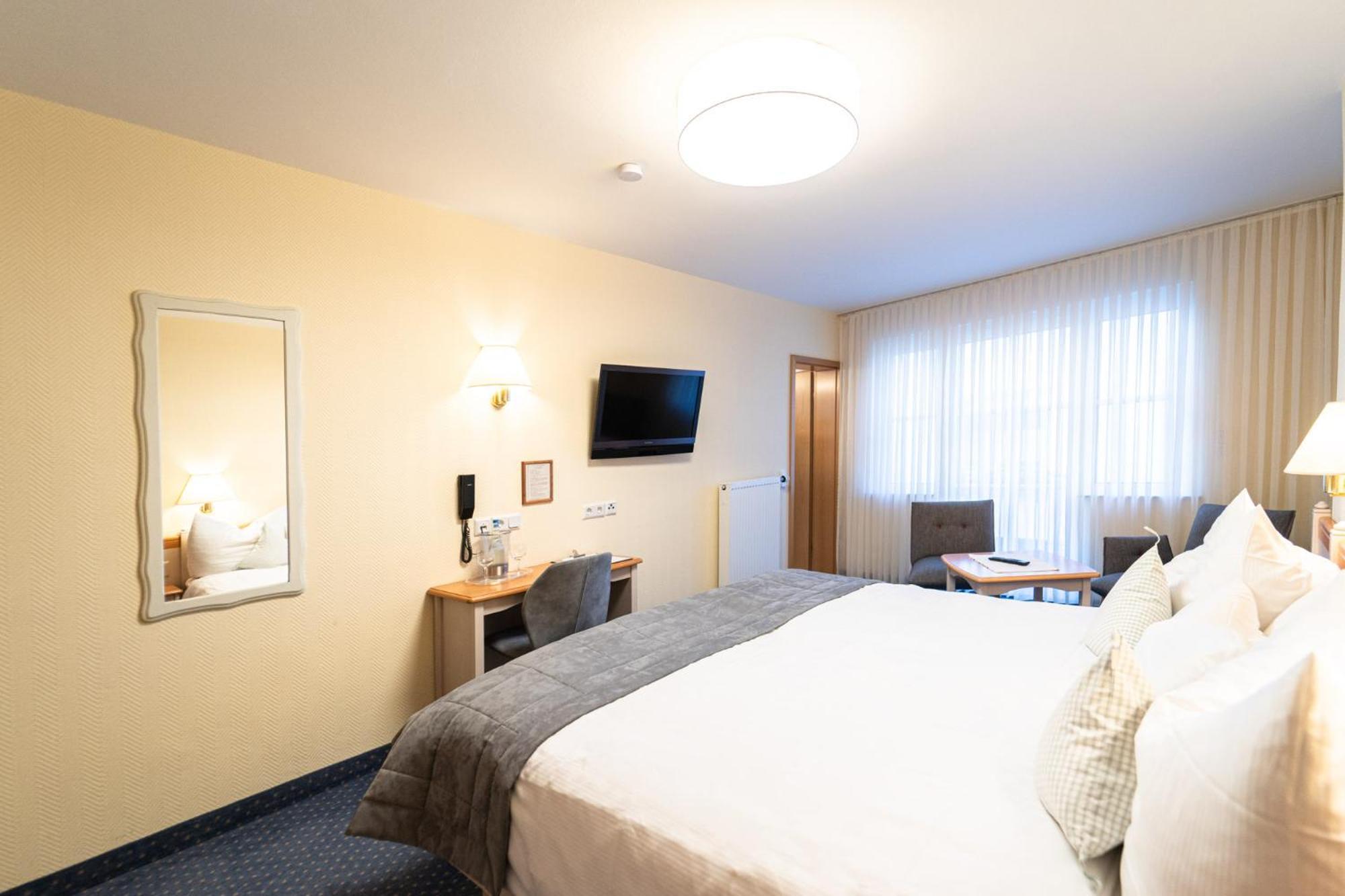 Hotel Zur Traube Ürzig Zimmer foto